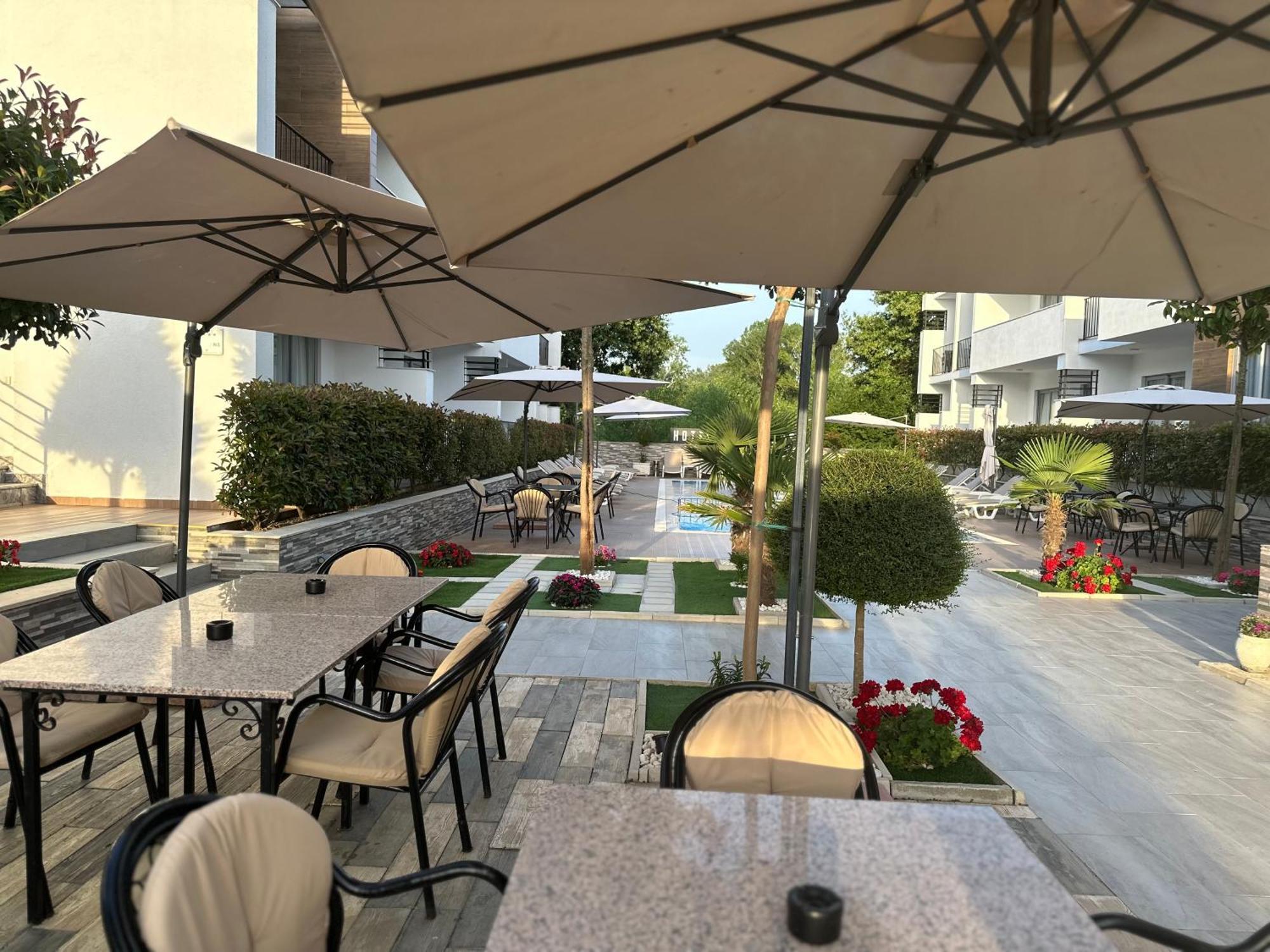Hotel Halibas Ulcinj Esterno foto