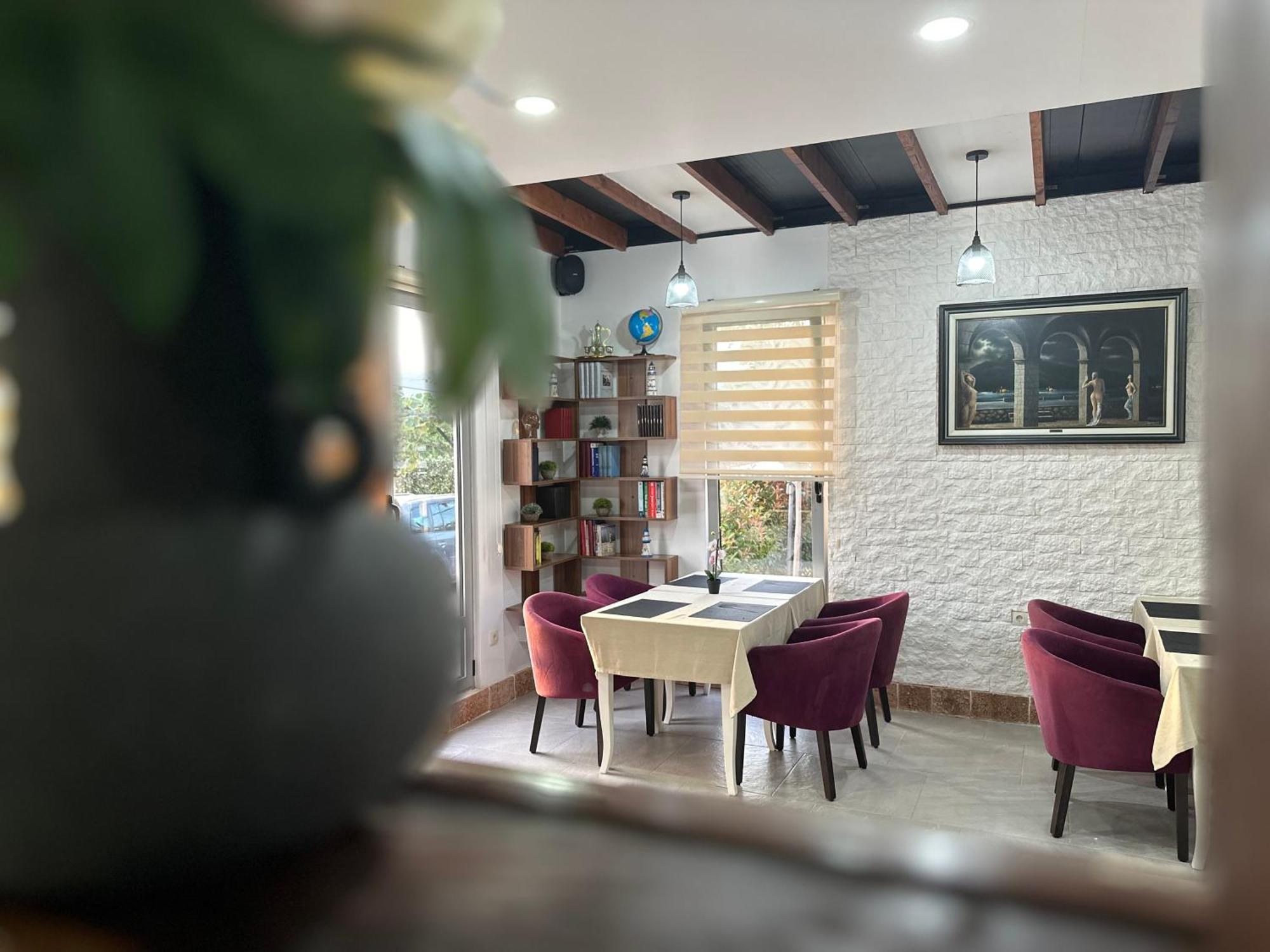 Hotel Halibas Ulcinj Esterno foto